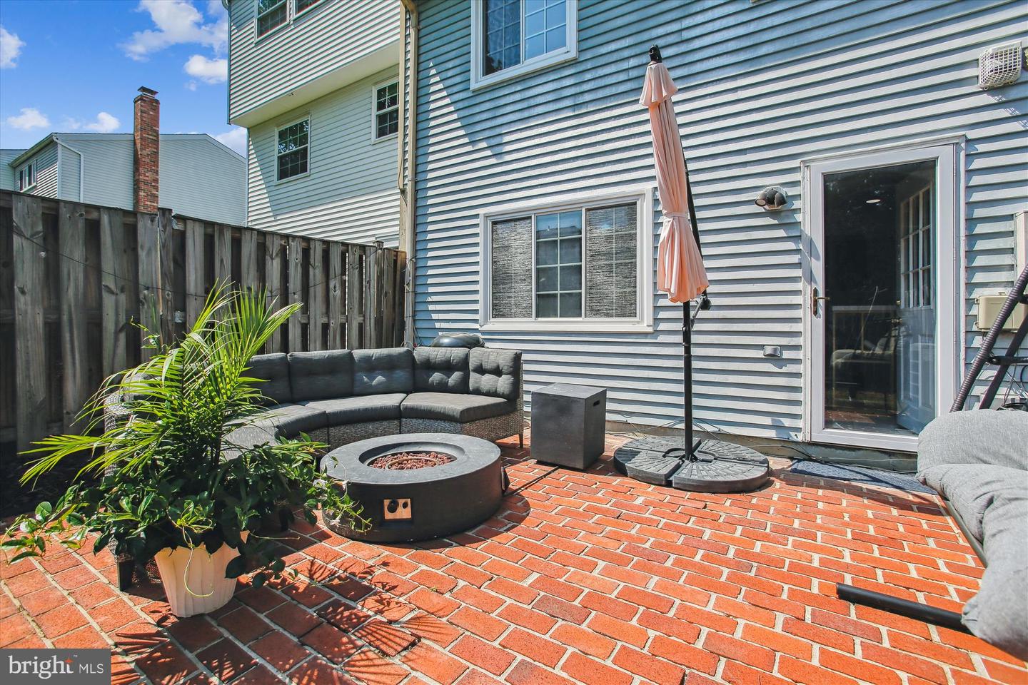 5231 PLEASURE COVE CT, ALEXANDRIA, Virginia 22315, 3 Bedrooms Bedrooms, ,2 BathroomsBathrooms,Residential,For sale,5231 PLEASURE COVE CT,VAFX2253766 MLS # VAFX2253766