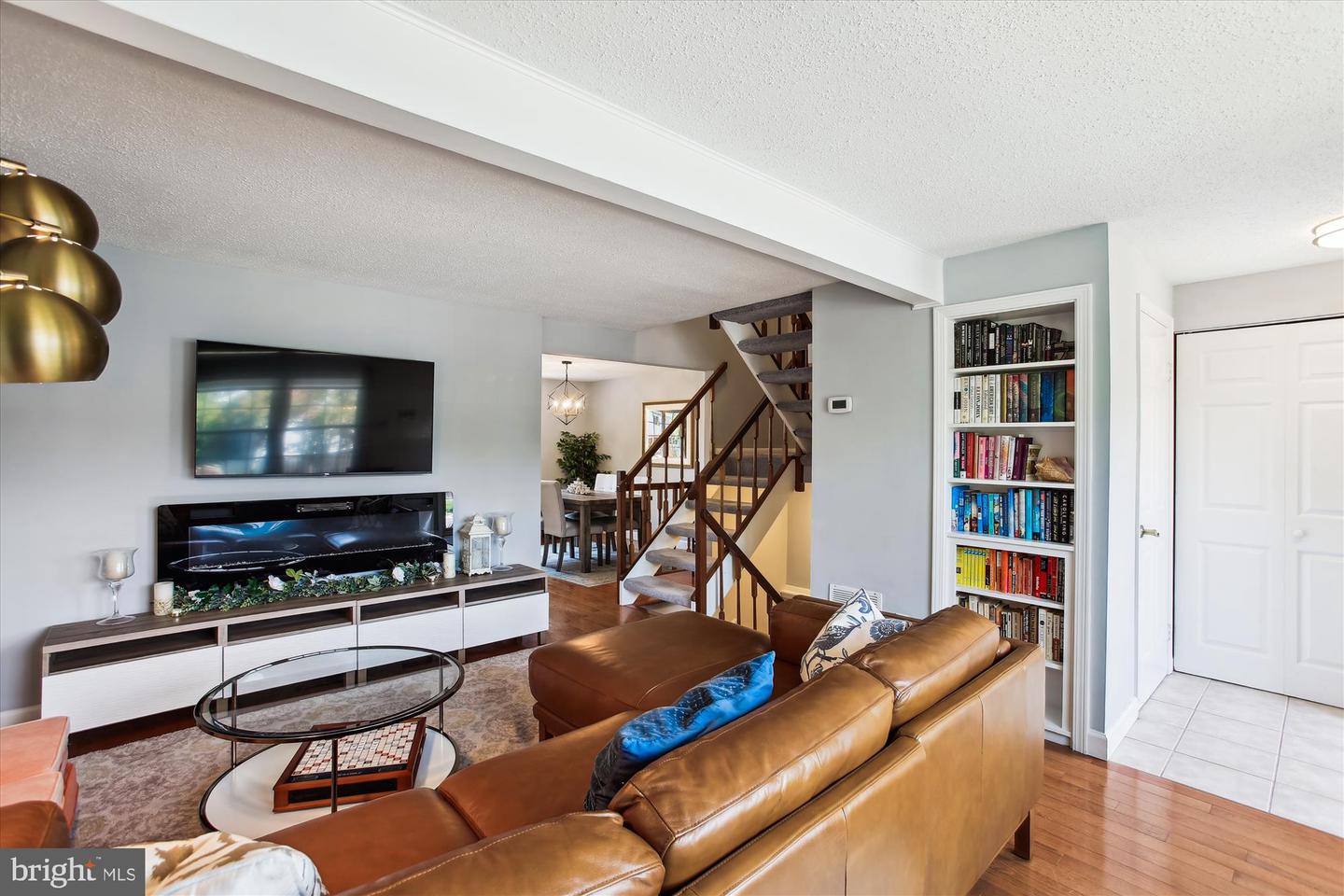 5231 PLEASURE COVE CT, ALEXANDRIA, Virginia 22315, 3 Bedrooms Bedrooms, ,2 BathroomsBathrooms,Residential,For sale,5231 PLEASURE COVE CT,VAFX2253766 MLS # VAFX2253766
