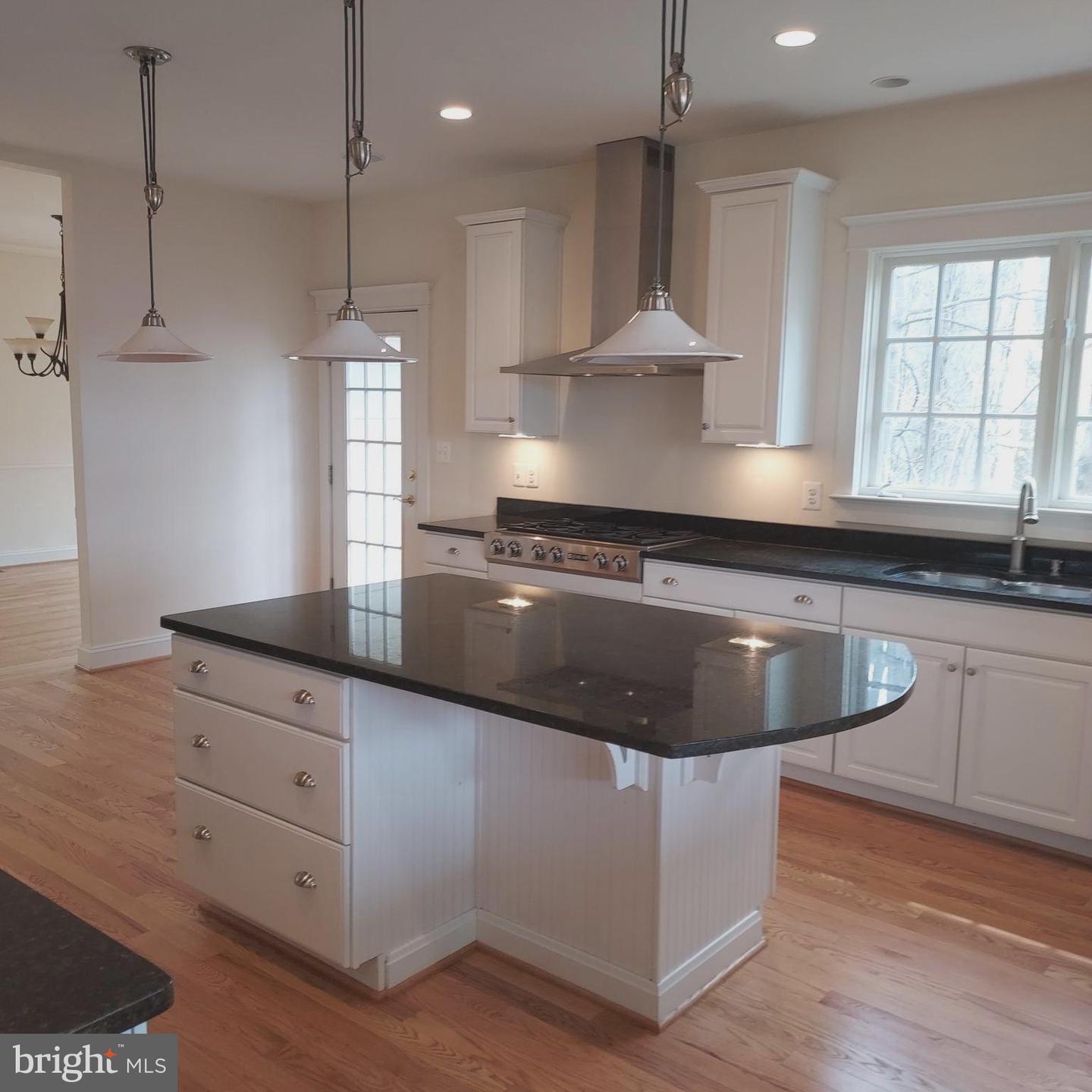 900 28TH ST S, ARLINGTON, Virginia 22202, 6 Bedrooms Bedrooms, ,5 BathroomsBathrooms,Residential,For sale,900 28TH ST S,VAAR2049954 MLS # VAAR2049954