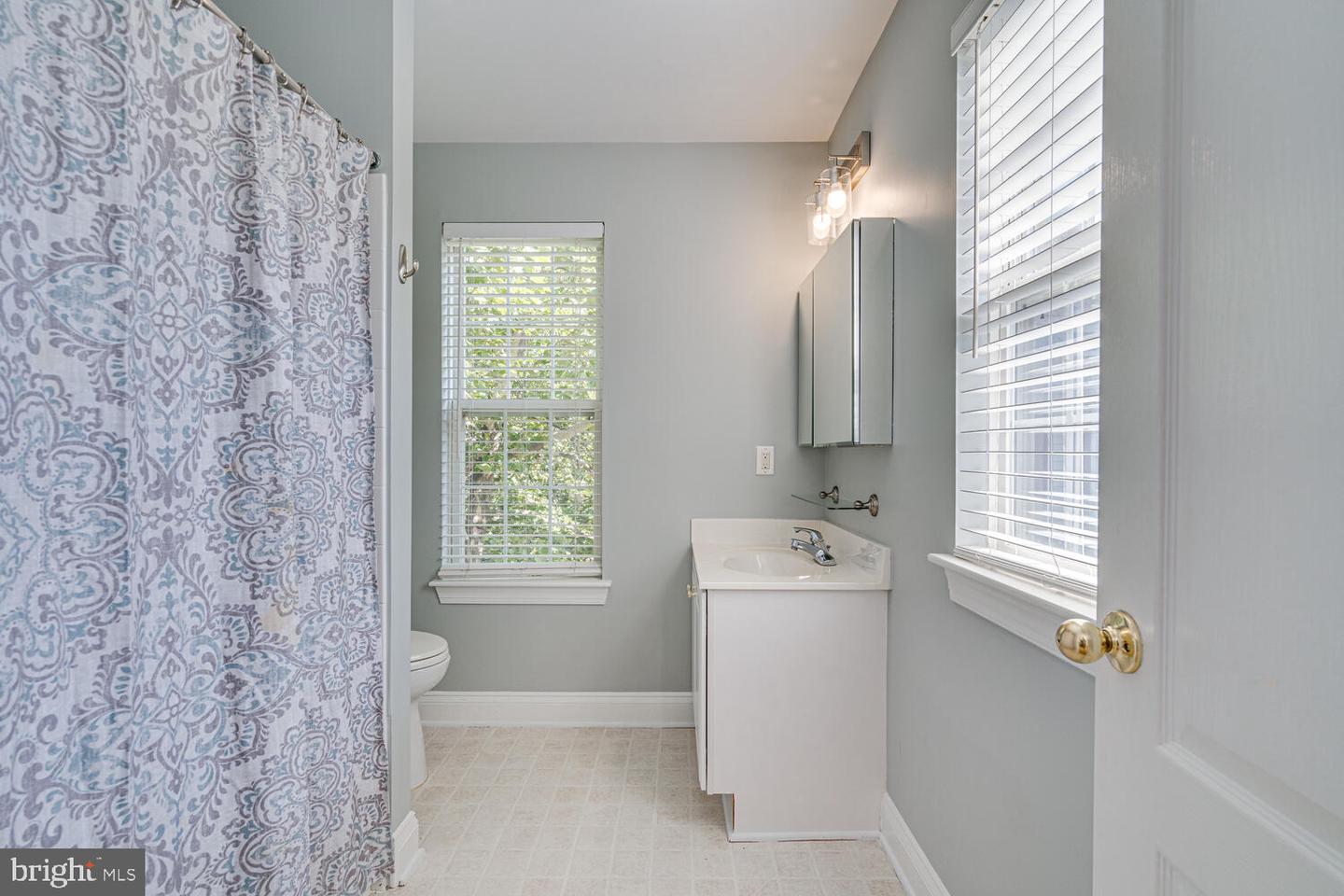 5075 MINDA CT, ALEXANDRIA, Virginia 22304, 3 Bedrooms Bedrooms, ,3 BathroomsBathrooms,Residential,For sale,5075 MINDA CT,VAAX2039538 MLS # VAAX2039538