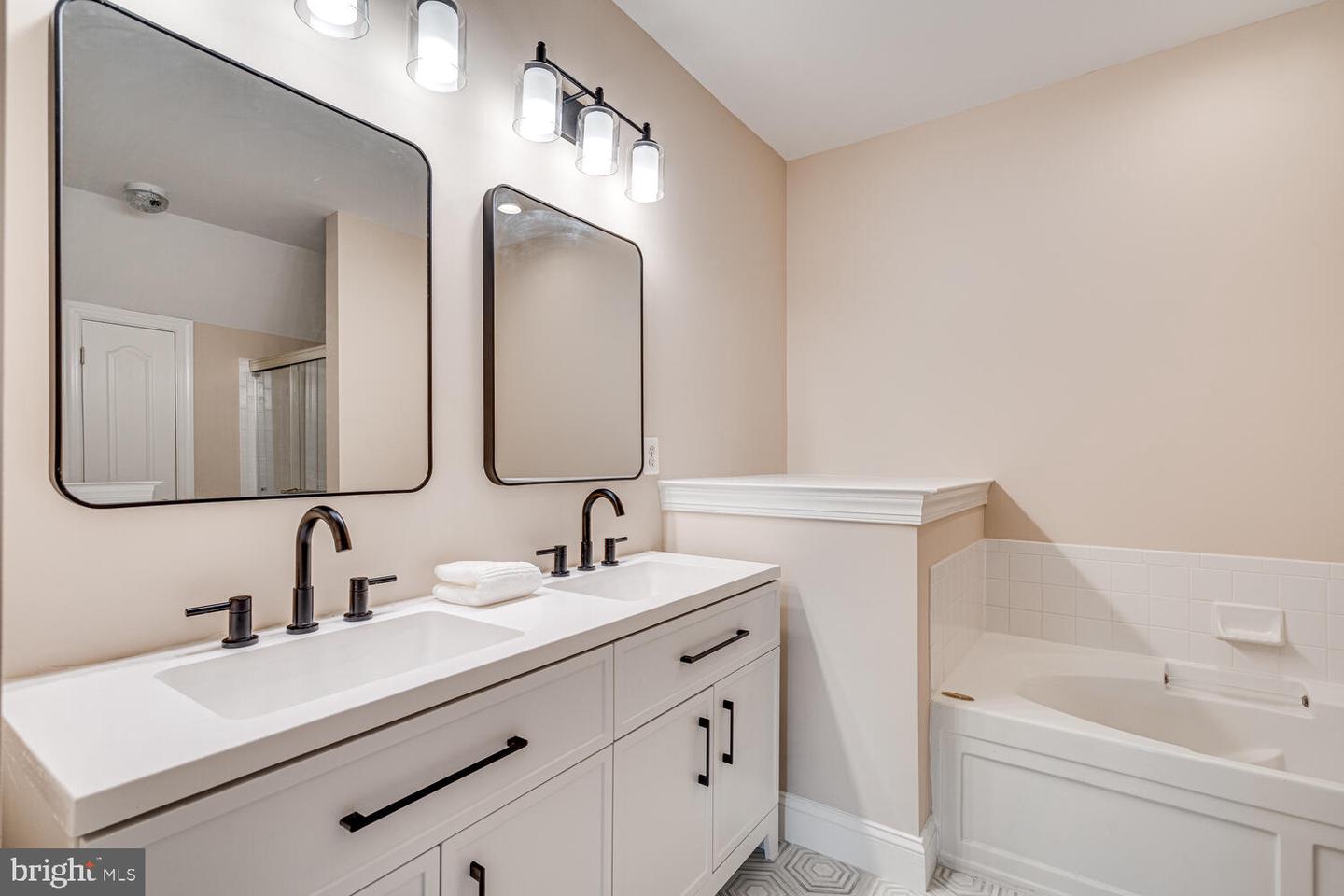 5075 MINDA CT, ALEXANDRIA, Virginia 22304, 3 Bedrooms Bedrooms, ,3 BathroomsBathrooms,Residential,For sale,5075 MINDA CT,VAAX2039538 MLS # VAAX2039538