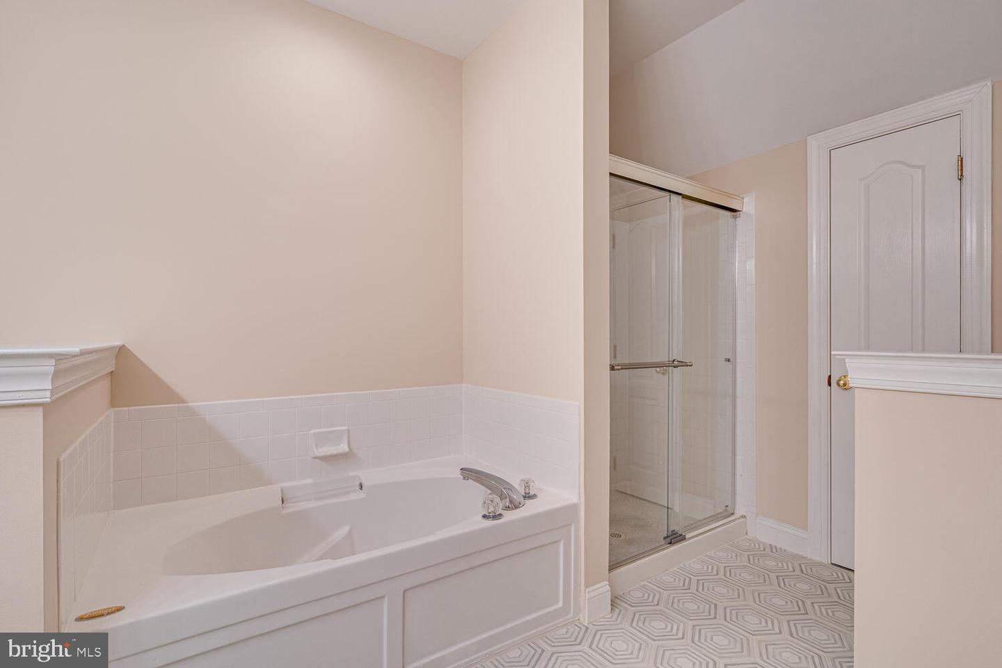 5075 MINDA CT, ALEXANDRIA, Virginia 22304, 3 Bedrooms Bedrooms, ,3 BathroomsBathrooms,Residential,For sale,5075 MINDA CT,VAAX2039538 MLS # VAAX2039538