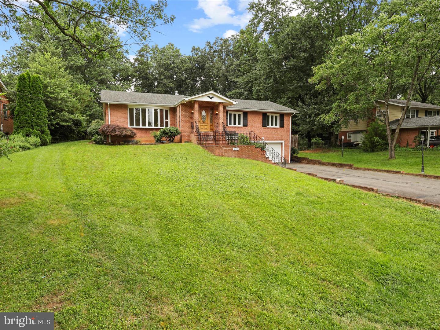 4100 DOWNING ST, ANNANDALE, Virginia 22003, 4 Bedrooms Bedrooms, ,3 BathroomsBathrooms,Residential,For sale,4100 DOWNING ST,VAFX2216726 MLS # VAFX2216726