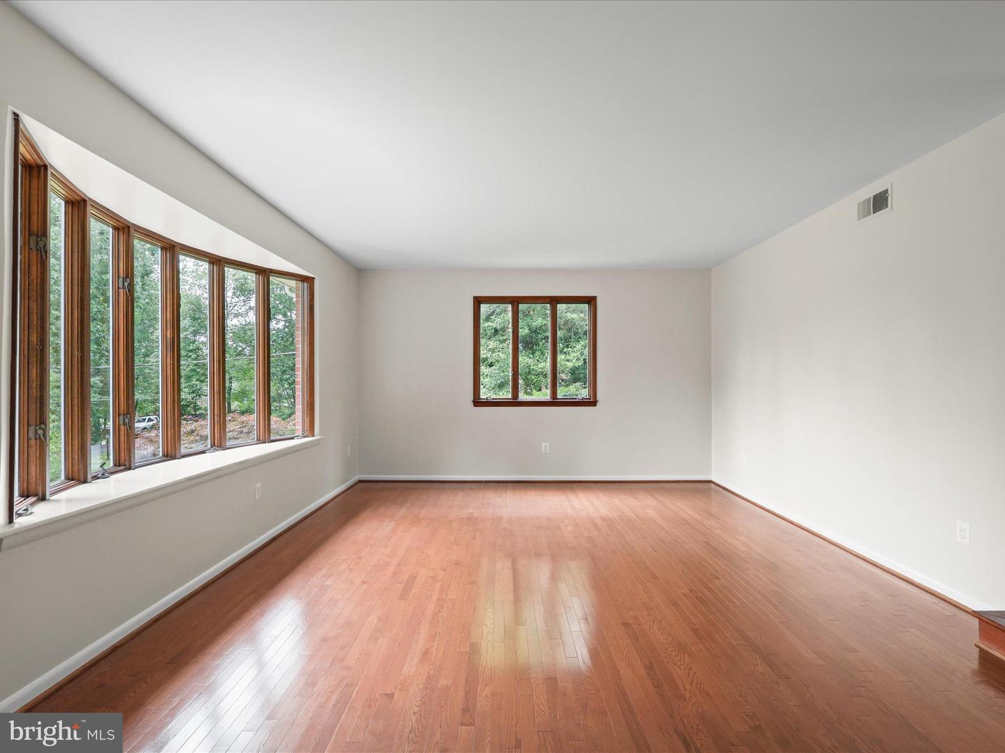 4100 DOWNING ST, ANNANDALE, Virginia 22003, 4 Bedrooms Bedrooms, ,3 BathroomsBathrooms,Residential,For sale,4100 DOWNING ST,VAFX2216726 MLS # VAFX2216726