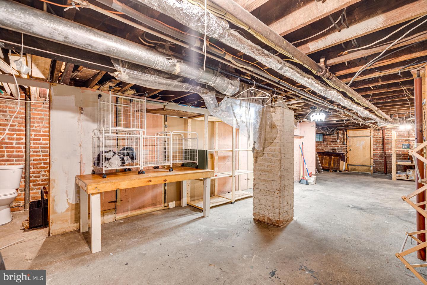 1805 MONROE ST NW, WASHINGTON, District Of Columbia 20010, 5 Bedrooms Bedrooms, ,2 BathroomsBathrooms,Residential,For sale,1805 MONROE ST NW,DCDC2174422 MLS # DCDC2174422