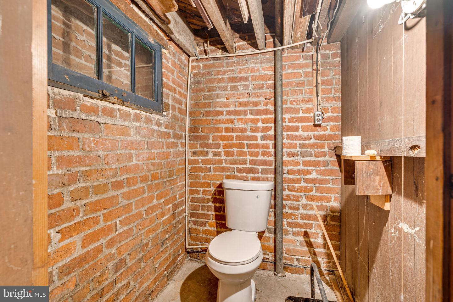 1805 MONROE ST NW, WASHINGTON, District Of Columbia 20010, 5 Bedrooms Bedrooms, ,2 BathroomsBathrooms,Residential,For sale,1805 MONROE ST NW,DCDC2174422 MLS # DCDC2174422