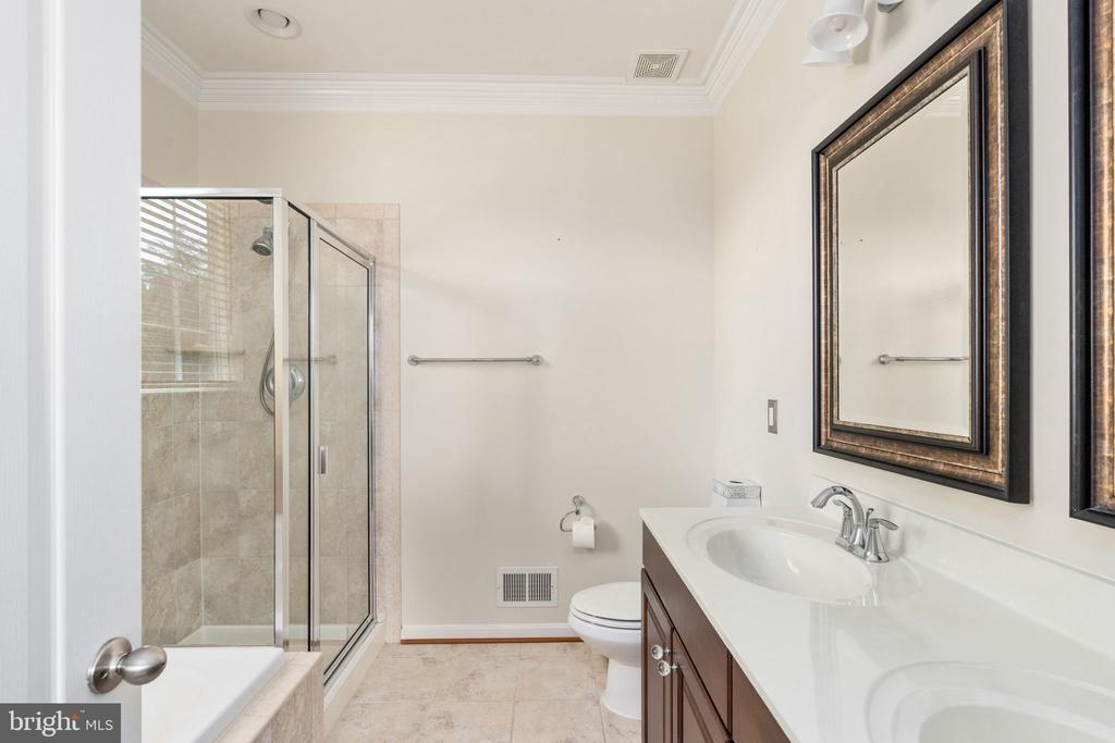 2011 CHESTERFIELD RD, LOCUST GROVE, Virginia 22508, 4 Bedrooms Bedrooms, ,3 BathroomsBathrooms,Residential,2011 CHESTERFIELD RD,VAOR2010012 MLS # VAOR2010012