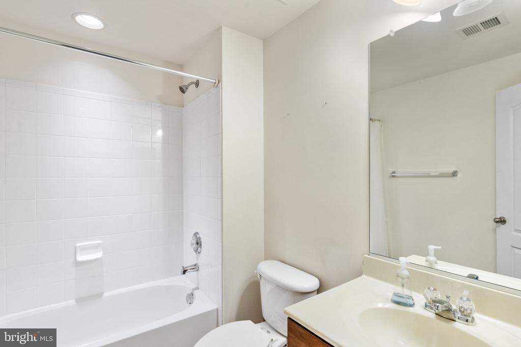 2011 CHESTERFIELD RD, LOCUST GROVE, Virginia 22508, 4 Bedrooms Bedrooms, ,3 BathroomsBathrooms,Residential,2011 CHESTERFIELD RD,VAOR2010012 MLS # VAOR2010012