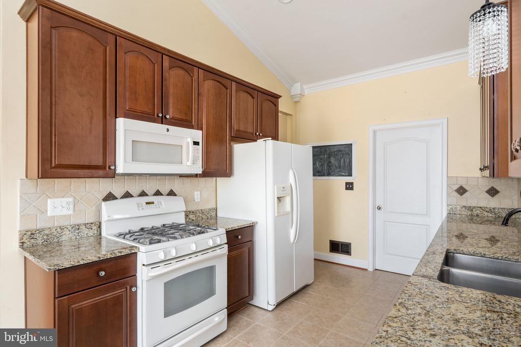 2011 CHESTERFIELD RD, LOCUST GROVE, Virginia 22508, 4 Bedrooms Bedrooms, ,3 BathroomsBathrooms,Residential,2011 CHESTERFIELD RD,VAOR2010012 MLS # VAOR2010012