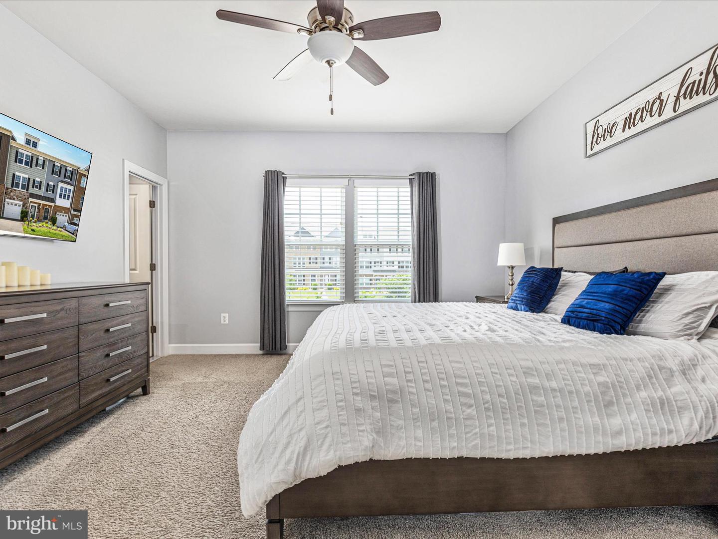 6210 QUINNS CREEK DR, HAYMARKET, Virginia 20169, 3 Bedrooms Bedrooms, ,3 BathroomsBathrooms,Residential,For sale,6210 QUINNS CREEK DR,VAPW2089868 MLS # VAPW2089868