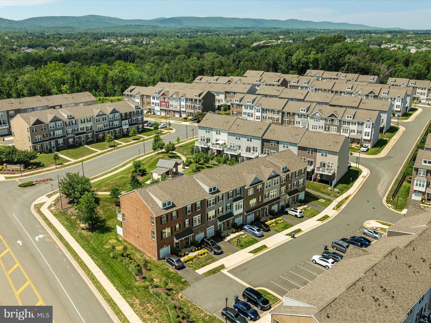 6210 QUINNS CREEK DR, HAYMARKET, Virginia 20169, 3 Bedrooms Bedrooms, ,3 BathroomsBathrooms,Residential,For sale,6210 QUINNS CREEK DR,VAPW2089868 MLS # VAPW2089868