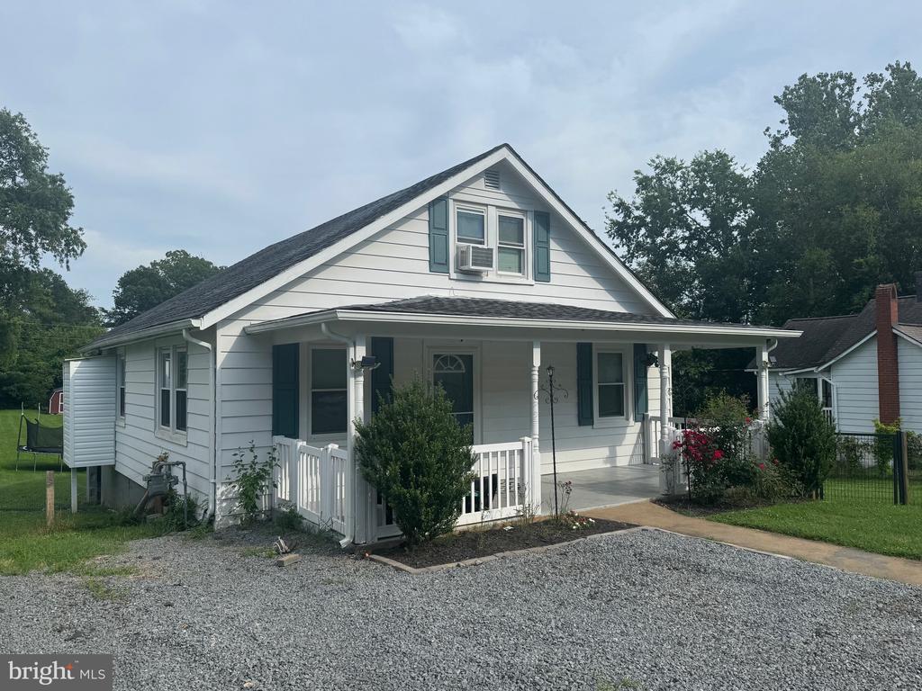 425 COVINGTON ST, CULPEPER, Virginia 22701, 3 Bedrooms Bedrooms, ,1 BathroomBathrooms,Residential,425 COVINGTON ST,VACU2010996 MLS # VACU2010996