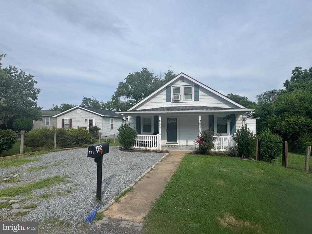 425 COVINGTON ST, CULPEPER, Virginia 22701, 3 Bedrooms Bedrooms, ,1 BathroomBathrooms,Residential,425 COVINGTON ST,VACU2010996 MLS # VACU2010996