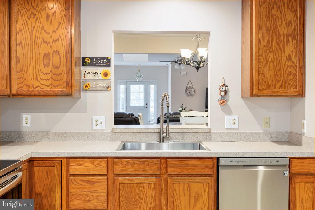 11313 MACON DR, FREDERICKSBURG, Virginia 22407, 2 Bedrooms Bedrooms, ,2 BathroomsBathrooms,Residential,11313 MACON DR,VASP2034678 MLS # VASP2034678