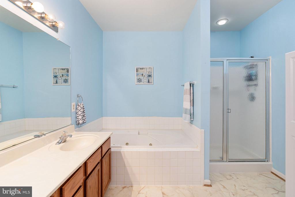 11313 MACON DR, FREDERICKSBURG, Virginia 22407, 2 Bedrooms Bedrooms, ,2 BathroomsBathrooms,Residential,11313 MACON DR,VASP2034678 MLS # VASP2034678