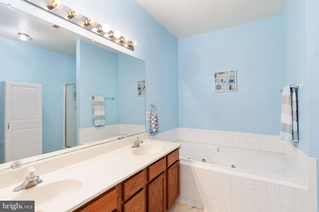 11313 MACON DR, FREDERICKSBURG, Virginia 22407, 2 Bedrooms Bedrooms, ,2 BathroomsBathrooms,Residential,11313 MACON DR,VASP2034678 MLS # VASP2034678