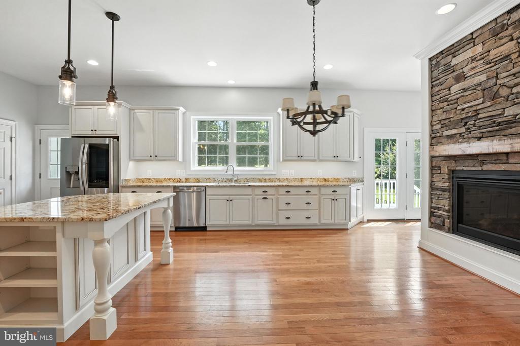10512 CHATHAM RIDGE WAY, SPOTSYLVANIA, Virginia 22551, 5 Bedrooms Bedrooms, ,4 BathroomsBathrooms,Residential,10512 CHATHAM RIDGE WAY,VASP2034294 MLS # VASP2034294