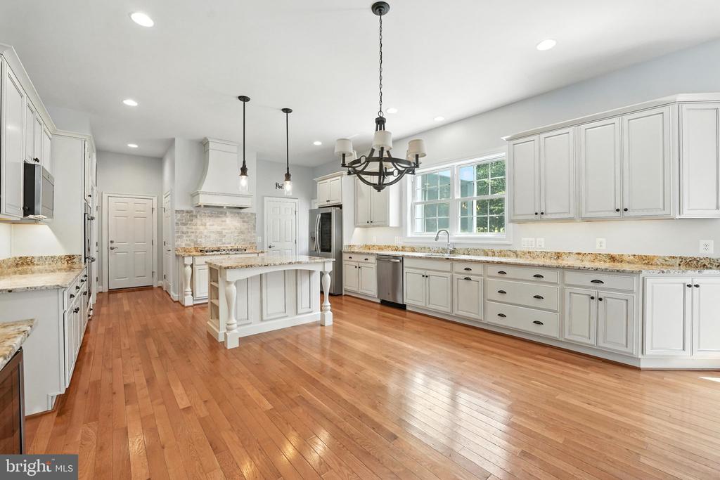 10512 CHATHAM RIDGE WAY, SPOTSYLVANIA, Virginia 22551, 5 Bedrooms Bedrooms, ,4 BathroomsBathrooms,Residential,10512 CHATHAM RIDGE WAY,VASP2034294 MLS # VASP2034294