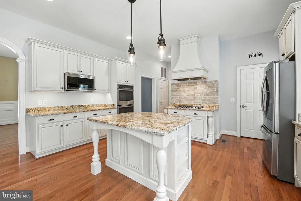 10512 CHATHAM RIDGE WAY, SPOTSYLVANIA, Virginia 22551, 5 Bedrooms Bedrooms, ,4 BathroomsBathrooms,Residential,10512 CHATHAM RIDGE WAY,VASP2034294 MLS # VASP2034294