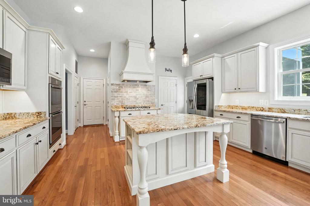 10512 CHATHAM RIDGE WAY, SPOTSYLVANIA, Virginia 22551, 5 Bedrooms Bedrooms, ,4 BathroomsBathrooms,Residential,10512 CHATHAM RIDGE WAY,VASP2034294 MLS # VASP2034294