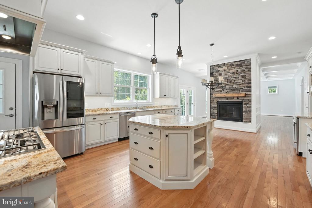 10512 CHATHAM RIDGE WAY, SPOTSYLVANIA, Virginia 22551, 5 Bedrooms Bedrooms, ,4 BathroomsBathrooms,Residential,10512 CHATHAM RIDGE WAY,VASP2034294 MLS # VASP2034294