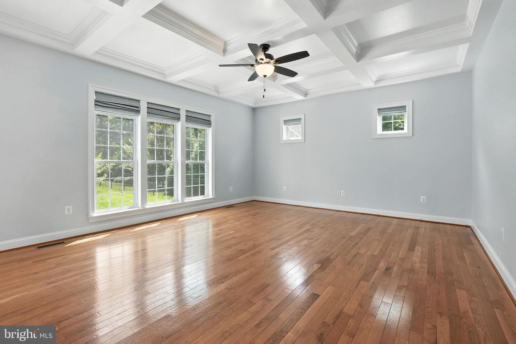 10512 CHATHAM RIDGE WAY, SPOTSYLVANIA, Virginia 22551, 5 Bedrooms Bedrooms, ,4 BathroomsBathrooms,Residential,10512 CHATHAM RIDGE WAY,VASP2034294 MLS # VASP2034294