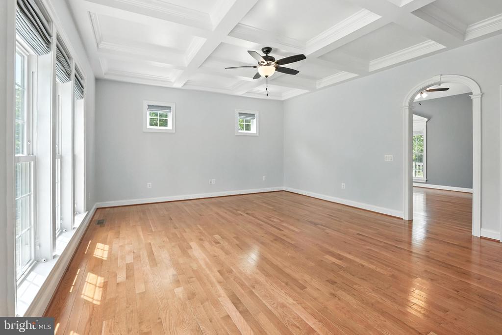10512 CHATHAM RIDGE WAY, SPOTSYLVANIA, Virginia 22551, 5 Bedrooms Bedrooms, ,4 BathroomsBathrooms,Residential,10512 CHATHAM RIDGE WAY,VASP2034294 MLS # VASP2034294