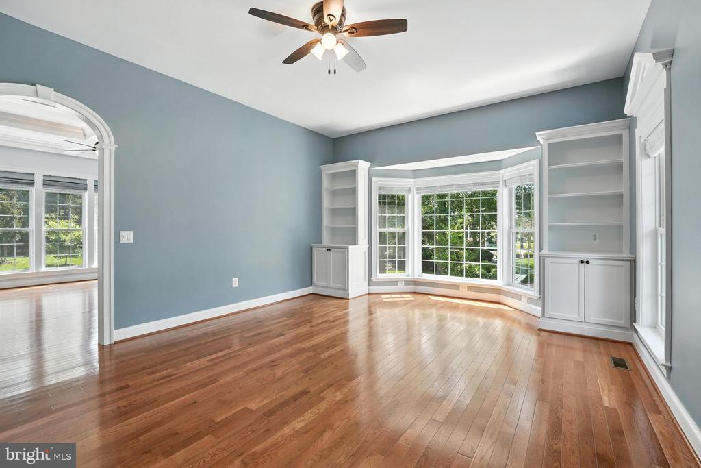 10512 CHATHAM RIDGE WAY, SPOTSYLVANIA, Virginia 22551, 5 Bedrooms Bedrooms, ,4 BathroomsBathrooms,Residential,10512 CHATHAM RIDGE WAY,VASP2034294 MLS # VASP2034294