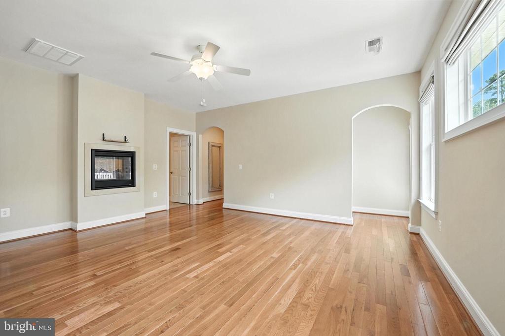 10512 CHATHAM RIDGE WAY, SPOTSYLVANIA, Virginia 22551, 5 Bedrooms Bedrooms, ,4 BathroomsBathrooms,Residential,10512 CHATHAM RIDGE WAY,VASP2034294 MLS # VASP2034294