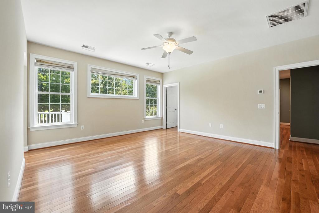 10512 CHATHAM RIDGE WAY, SPOTSYLVANIA, Virginia 22551, 5 Bedrooms Bedrooms, ,4 BathroomsBathrooms,Residential,10512 CHATHAM RIDGE WAY,VASP2034294 MLS # VASP2034294