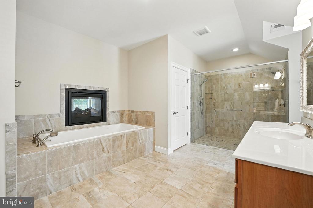 10512 CHATHAM RIDGE WAY, SPOTSYLVANIA, Virginia 22551, 5 Bedrooms Bedrooms, ,4 BathroomsBathrooms,Residential,10512 CHATHAM RIDGE WAY,VASP2034294 MLS # VASP2034294