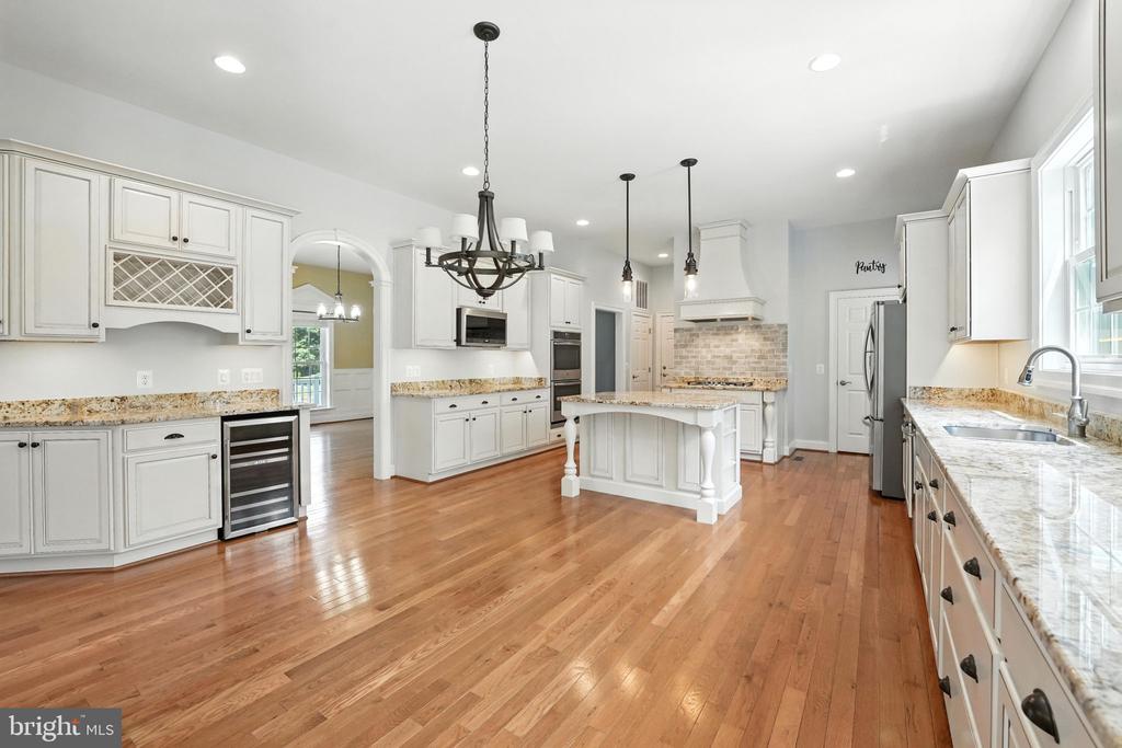 10512 CHATHAM RIDGE WAY, SPOTSYLVANIA, Virginia 22551, 5 Bedrooms Bedrooms, ,4 BathroomsBathrooms,Residential,10512 CHATHAM RIDGE WAY,VASP2034294 MLS # VASP2034294