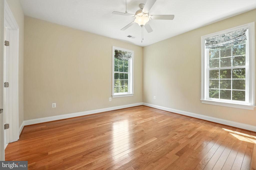 10512 CHATHAM RIDGE WAY, SPOTSYLVANIA, Virginia 22551, 5 Bedrooms Bedrooms, ,4 BathroomsBathrooms,Residential,10512 CHATHAM RIDGE WAY,VASP2034294 MLS # VASP2034294