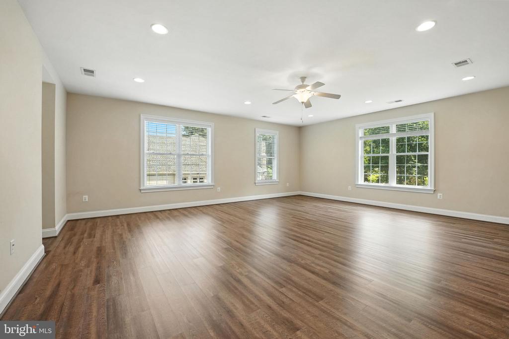 10512 CHATHAM RIDGE WAY, SPOTSYLVANIA, Virginia 22551, 5 Bedrooms Bedrooms, ,4 BathroomsBathrooms,Residential,10512 CHATHAM RIDGE WAY,VASP2034294 MLS # VASP2034294