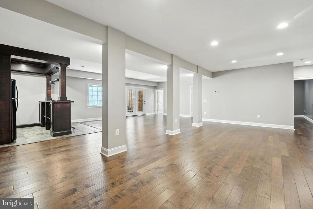 10512 CHATHAM RIDGE WAY, SPOTSYLVANIA, Virginia 22551, 5 Bedrooms Bedrooms, ,4 BathroomsBathrooms,Residential,10512 CHATHAM RIDGE WAY,VASP2034294 MLS # VASP2034294