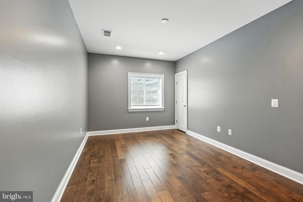 10512 CHATHAM RIDGE WAY, SPOTSYLVANIA, Virginia 22551, 5 Bedrooms Bedrooms, ,4 BathroomsBathrooms,Residential,10512 CHATHAM RIDGE WAY,VASP2034294 MLS # VASP2034294