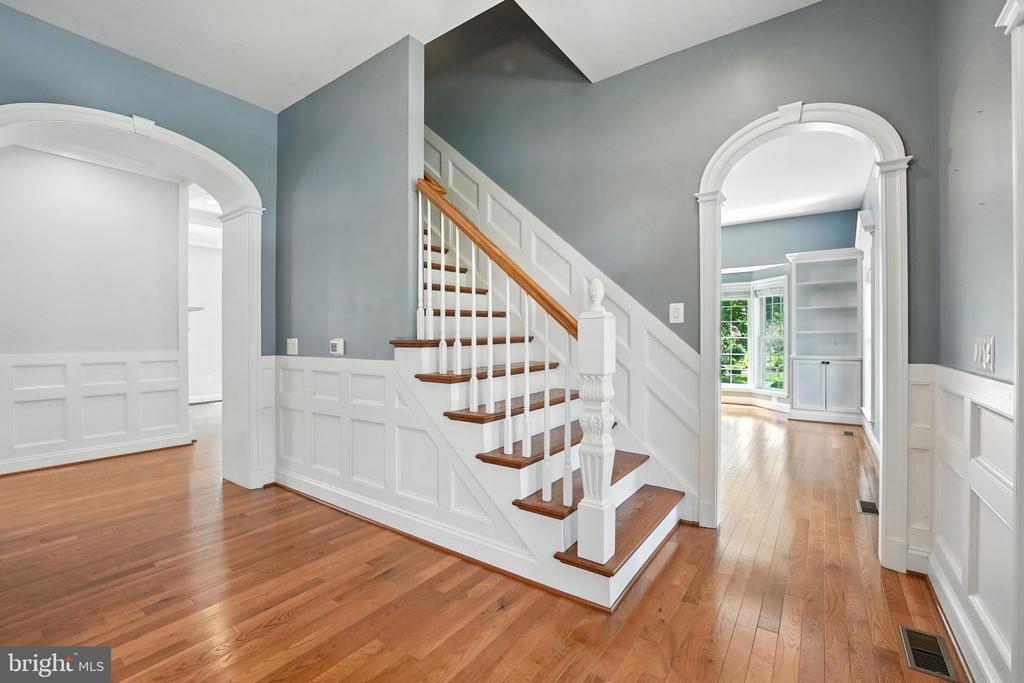 10512 CHATHAM RIDGE WAY, SPOTSYLVANIA, Virginia 22551, 5 Bedrooms Bedrooms, ,4 BathroomsBathrooms,Residential,10512 CHATHAM RIDGE WAY,VASP2034294 MLS # VASP2034294