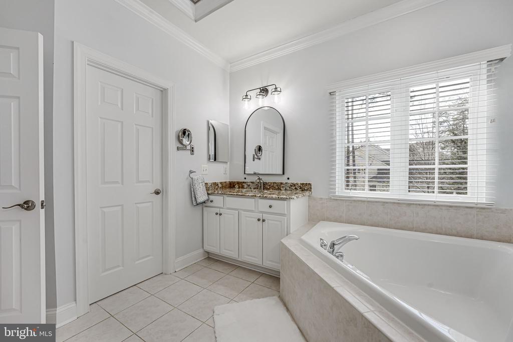 11304 CHIVALRY CHASE LN, SPOTSYLVANIA, Virginia 22551, 5 Bedrooms Bedrooms, ,4 BathroomsBathrooms,Residential,11304 CHIVALRY CHASE LN,VASP2034682 MLS # VASP2034682