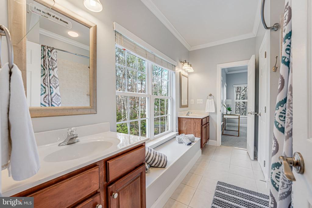 11304 CHIVALRY CHASE LN, SPOTSYLVANIA, Virginia 22551, 5 Bedrooms Bedrooms, ,4 BathroomsBathrooms,Residential,11304 CHIVALRY CHASE LN,VASP2034682 MLS # VASP2034682