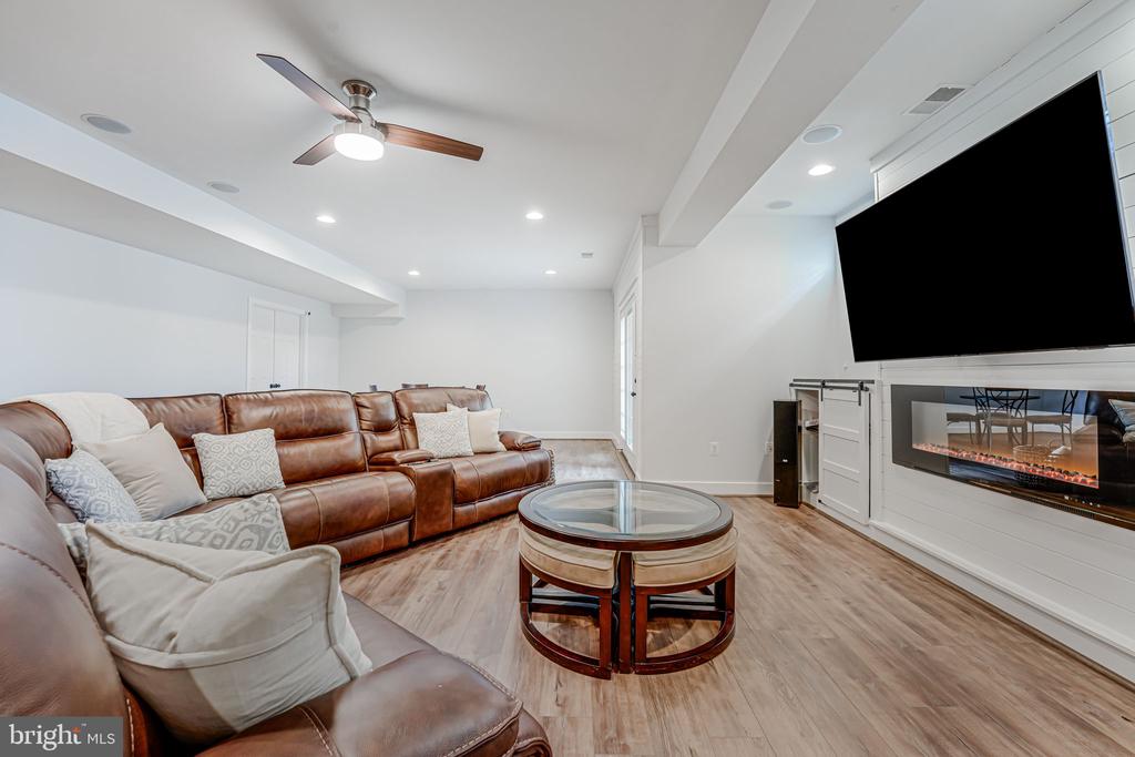 11304 CHIVALRY CHASE LN, SPOTSYLVANIA, Virginia 22551, 5 Bedrooms Bedrooms, ,4 BathroomsBathrooms,Residential,11304 CHIVALRY CHASE LN,VASP2034682 MLS # VASP2034682