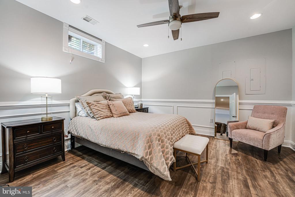 11304 CHIVALRY CHASE LN, SPOTSYLVANIA, Virginia 22551, 5 Bedrooms Bedrooms, ,4 BathroomsBathrooms,Residential,11304 CHIVALRY CHASE LN,VASP2034682 MLS # VASP2034682