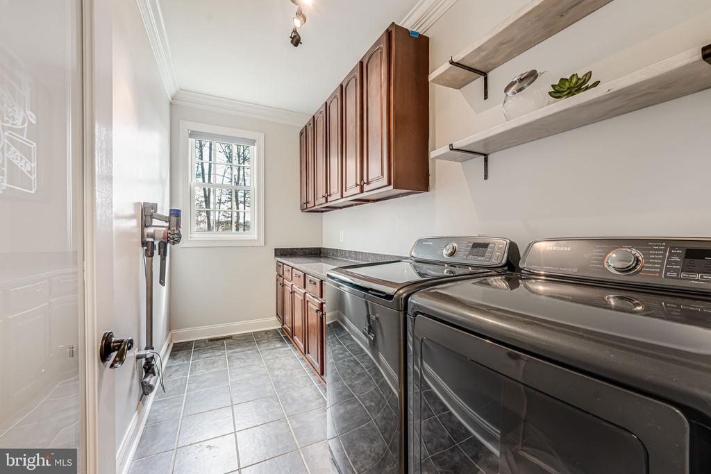 11304 CHIVALRY CHASE LN, SPOTSYLVANIA, Virginia 22551, 5 Bedrooms Bedrooms, ,4 BathroomsBathrooms,Residential,11304 CHIVALRY CHASE LN,VASP2034682 MLS # VASP2034682