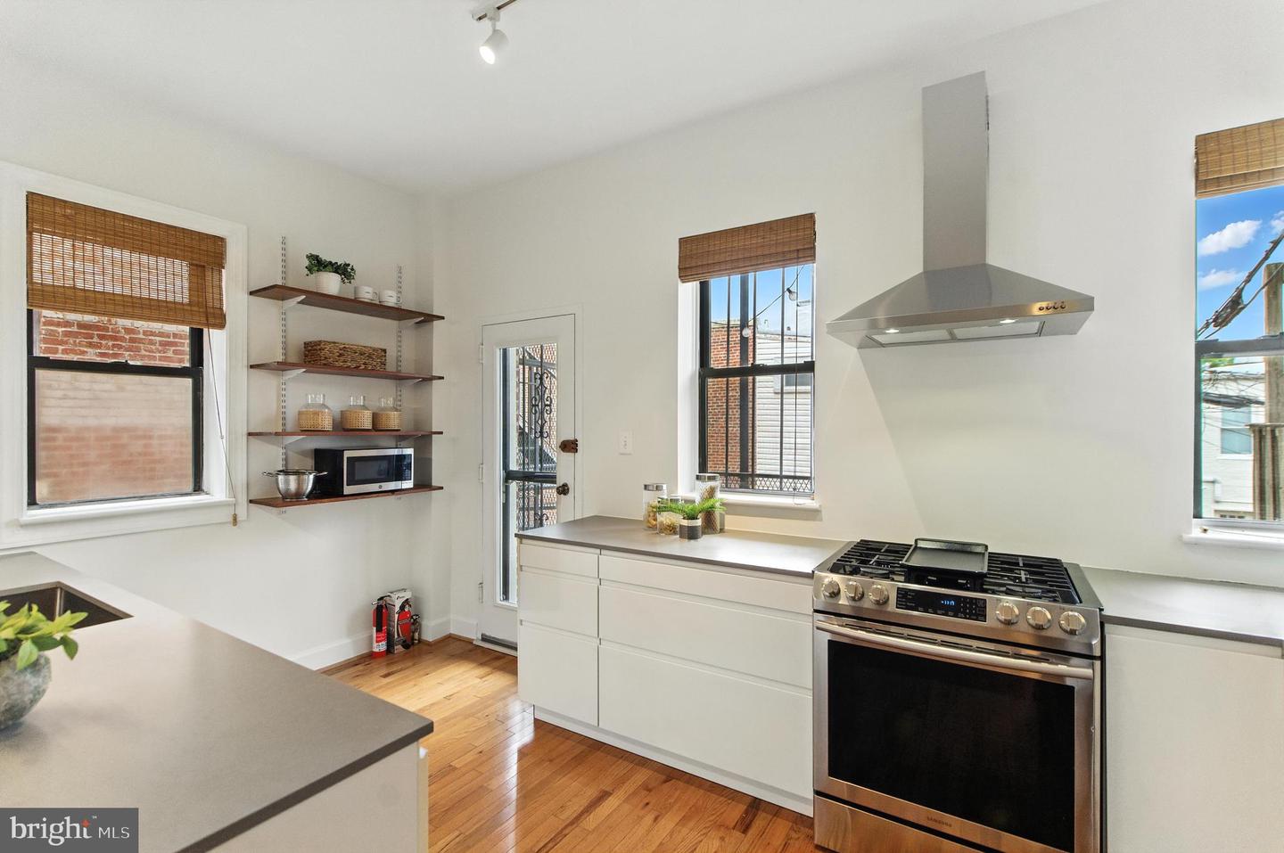 147 R ST NE #8, WASHINGTON, District Of Columbia 20002, 2 Bedrooms Bedrooms, ,2 BathroomsBathrooms,Residential,For sale,147 R ST NE #8,DCDC2195916 MLS # DCDC2195916