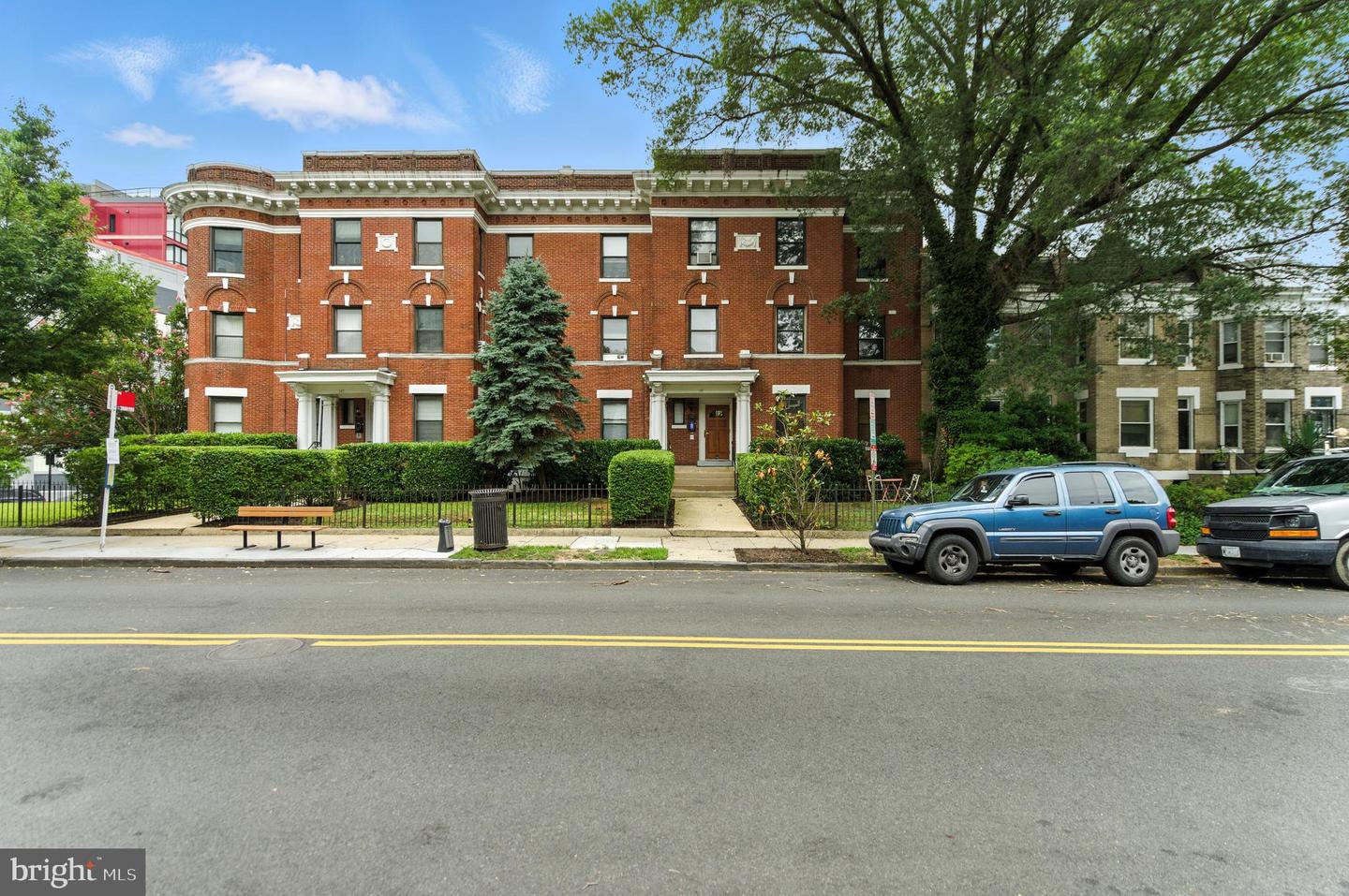 147 R ST NE #8, WASHINGTON, District Of Columbia 20002, 2 Bedrooms Bedrooms, ,2 BathroomsBathrooms,Residential,For sale,147 R ST NE #8,DCDC2195916 MLS # DCDC2195916
