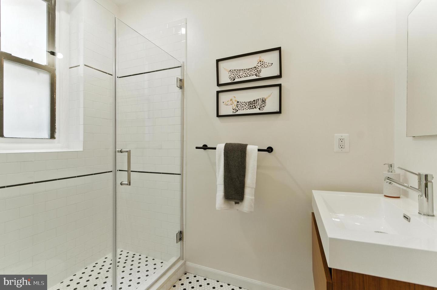 147 R ST NE #8, WASHINGTON, District Of Columbia 20002, 2 Bedrooms Bedrooms, ,2 BathroomsBathrooms,Residential,For sale,147 R ST NE #8,DCDC2195916 MLS # DCDC2195916