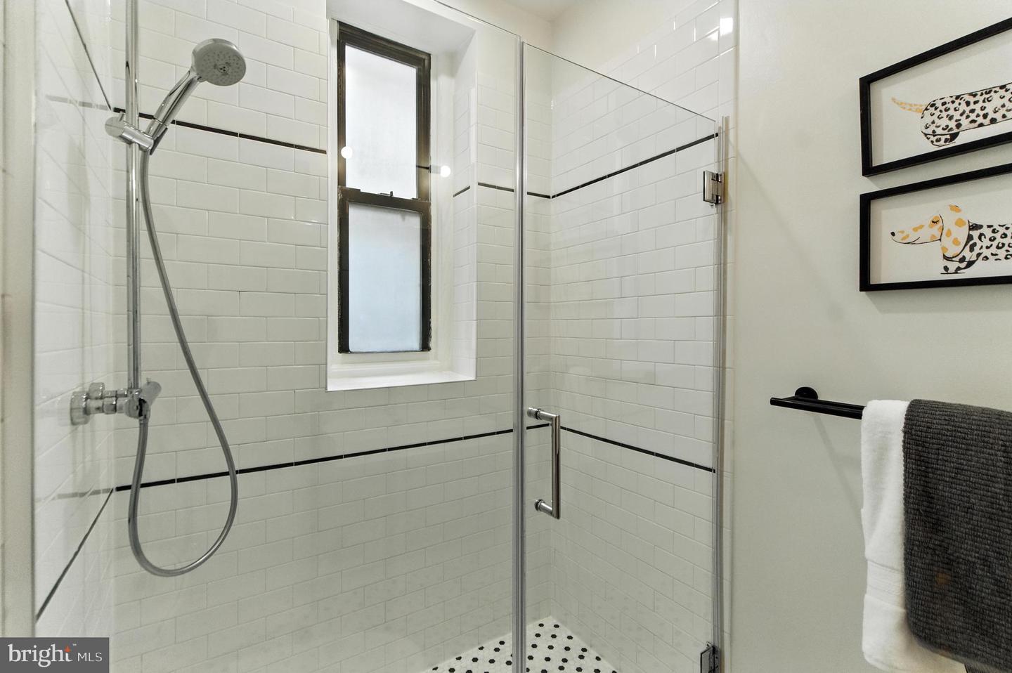 147 R ST NE #8, WASHINGTON, District Of Columbia 20002, 2 Bedrooms Bedrooms, ,2 BathroomsBathrooms,Residential,For sale,147 R ST NE #8,DCDC2195916 MLS # DCDC2195916
