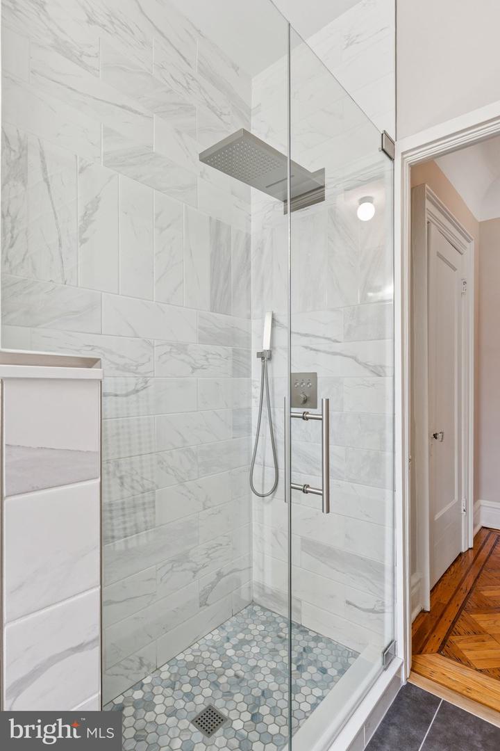 2039 NEW HAMPSHIRE AVE NW #104, WASHINGTON, District Of Columbia 20009, 1 Bedroom Bedrooms, 5 Rooms Rooms,1 BathroomBathrooms,Residential,For sale,2039 NEW HAMPSHIRE AVE NW #104,DCDC2197858 MLS # DCDC2197858