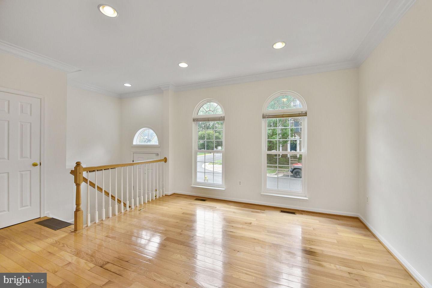 46245 MILTHORN TER, STERLING, Virginia 20165, 3 Bedrooms Bedrooms, ,2 BathroomsBathrooms,Residential,For sale,46245 MILTHORN TER,VALO2095856 MLS # VALO2095856