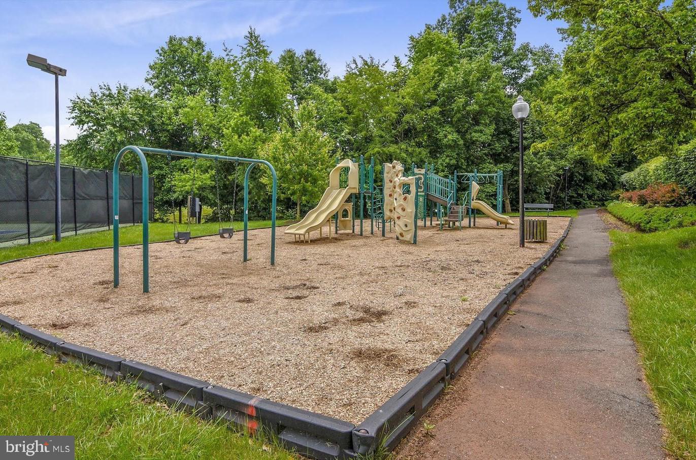 46245 MILTHORN TER, STERLING, Virginia 20165, 3 Bedrooms Bedrooms, ,2 BathroomsBathrooms,Residential,For sale,46245 MILTHORN TER,VALO2095856 MLS # VALO2095856