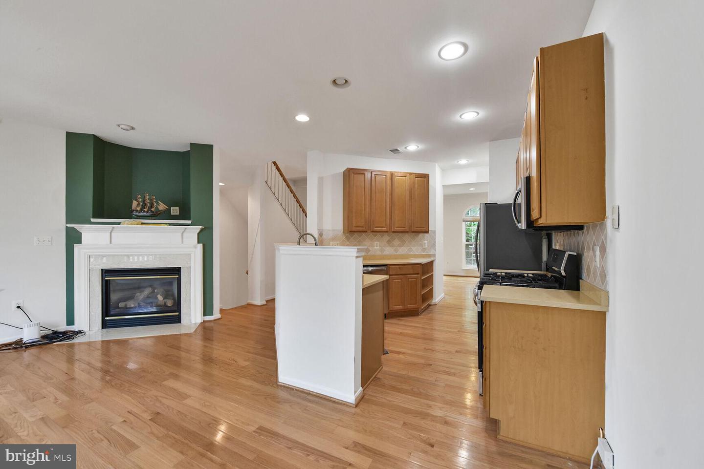 46245 MILTHORN TER, STERLING, Virginia 20165, 3 Bedrooms Bedrooms, ,2 BathroomsBathrooms,Residential,For sale,46245 MILTHORN TER,VALO2095856 MLS # VALO2095856